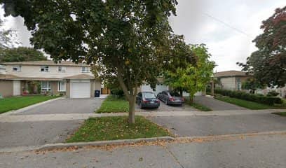 Photograph published by Asphalt n Acres on its own Google listing