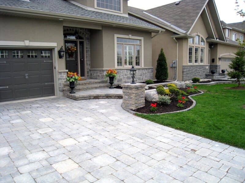 Photograph published by EVEREST PAVING & MASONRY on its own Google listing