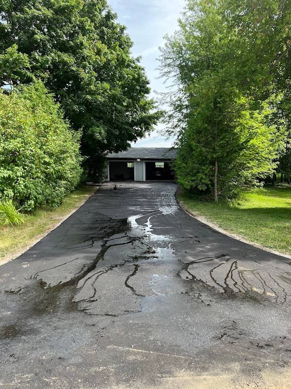 Photograph published by FIX MY DRIVEWAY INC. on its own Google listing