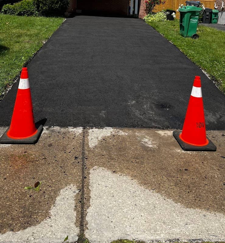 Photograph published by Goldstar Paving & Masonry on its own Google listing