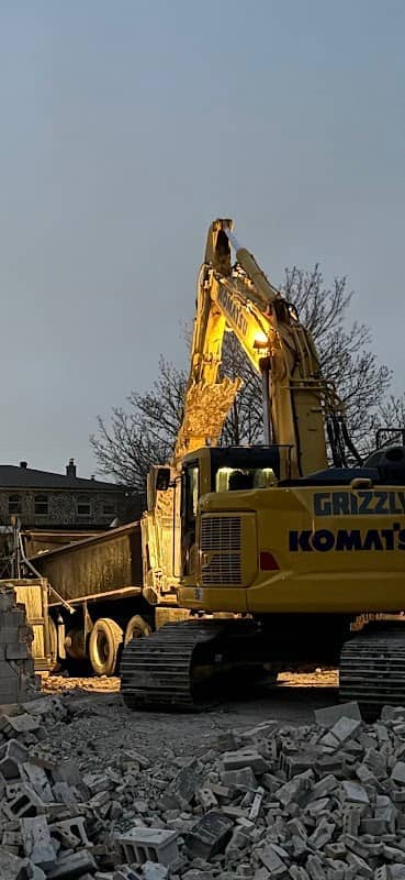 Photograph published by Grizzly Demolition and Excavation on its own Google listing
