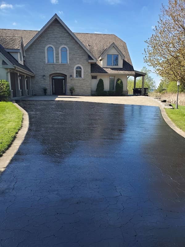 Photograph published by Sealco Asphalt Maintenance on its own Google listing