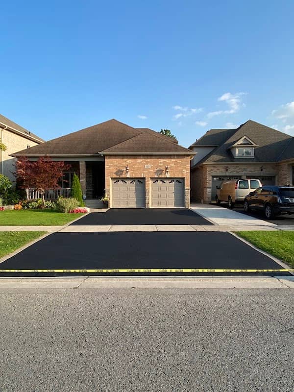 Photograph published by Sealcoat Canada on its own Google listing